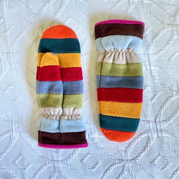 Scarf, Hat and Mitten Set - Picture 2 of 6